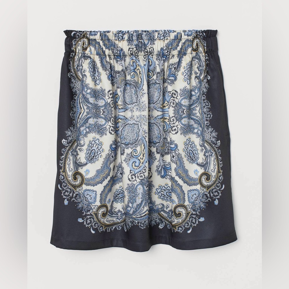 2/$20 - Blue Paisley Mini Skirt with Pockets & Elastic Waist - Loose - by H & M